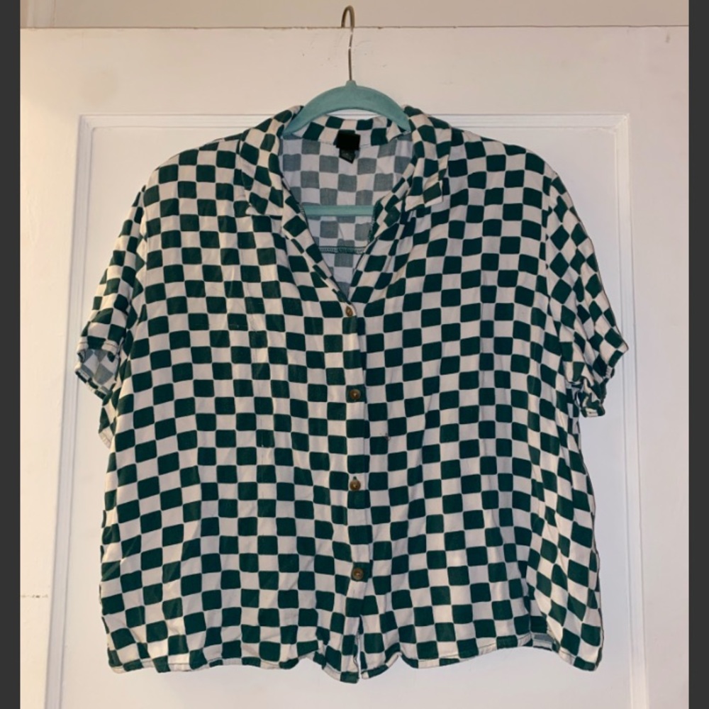 Wild Fable Green and White Checkered Button Up Shirt in XL